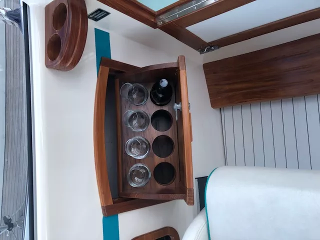 Windy 8000 Cabin Cruiser