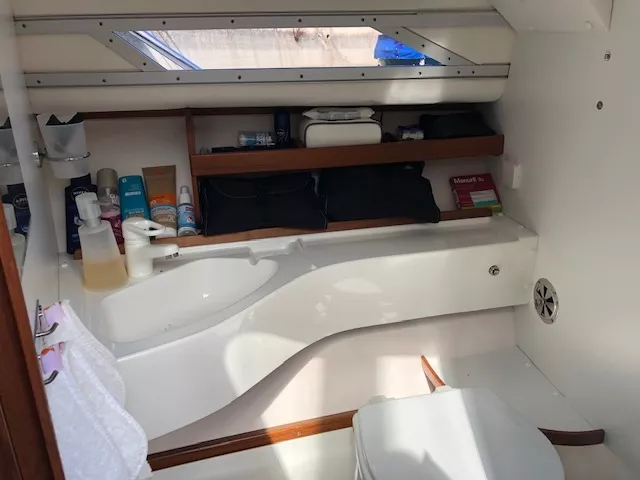 Windy 8000 Cabin Cruiser